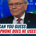 Which cell phone does Warren Buffett have?